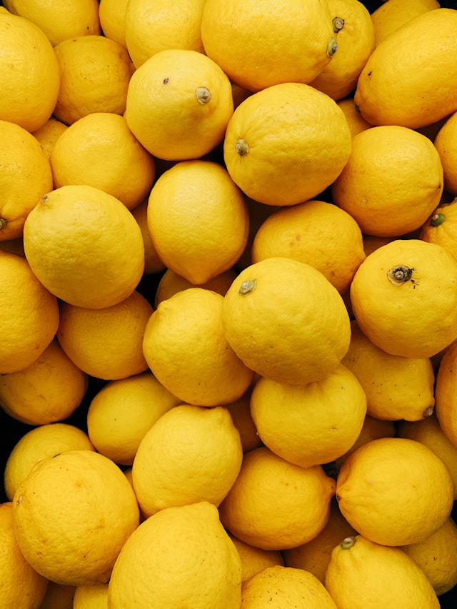 水果英文詞語： 檸檬 lemon 